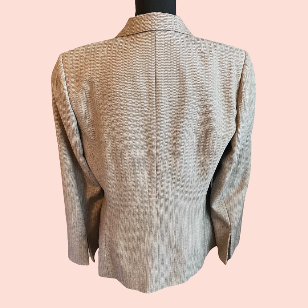 🎊SOLD🎊harve  Benard Sport Blazer Tan and Cream Chevron Design: Size 12 - Picture 3 of 6